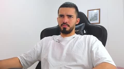 alejandroo_7 online show from March 2025 07:17:01 PM