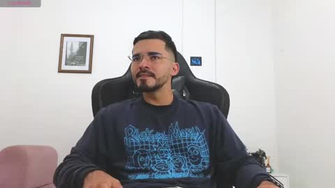 alejandroo_7 online show from November 2025 08:42:02 PM