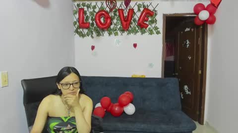 Snapshot of alejita_smithh chatting on February 2025 12:11:01 PM zoe and Kataleya online show from February 2025 12:11:01 PM