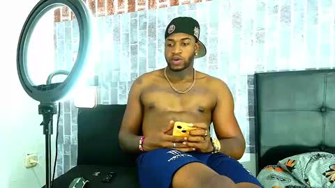 alejo_21cm online show from February 2025 05:36:02 AM