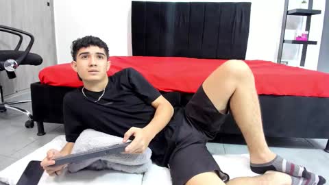 alejo_gray1 online show from February 2026 12:07:01 AM