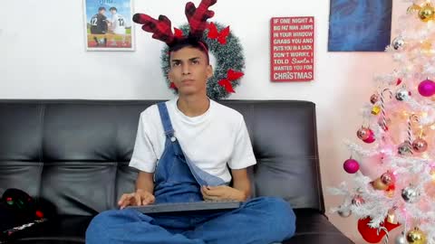 Snapshot of alejo_peverell chatting on December 2024 11:38:02 AM alejo peverell online show from December 2024 11:38:02 AM