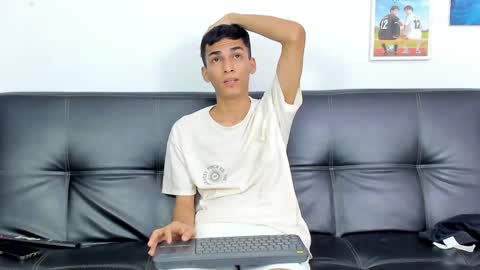 Snapshot of alejo_peverell chatting on January 2025 08:43:02 AM alejo peverell online show from January 2025 08:43:02 AM