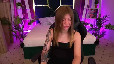 Snapshot of aleksaloree chatting on October 2025 08:15:02 AM aleksaloree online show from October 2025 08:15:02 AM