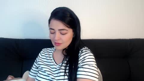 Snapshot of aleska__bell chatting on February 2025 03:41:02 PM Aleska online show from February 2025 03:41:02 PM