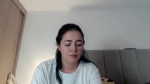 Snapshot of aleska__bell chatting on November 2025 10:14:01 PM Aleska online show from November 2025 10:14:01 PM