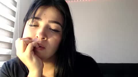 Snapshot of aleska__bell chatting on July 2026 06:04:02 PM Aleska online show from July 2026 06:04:02 PM