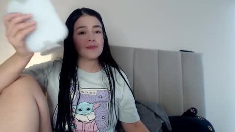 Aleska online show from November 2025 07:46:02 PM