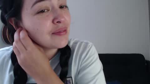 Aleska online show from March 2026 04:19:01 PM