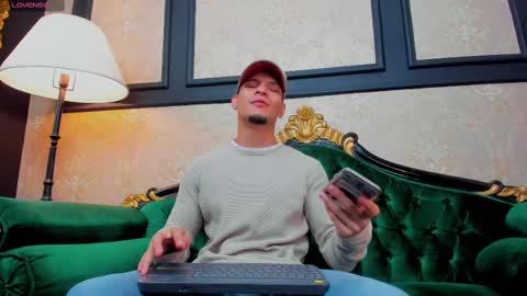 Alessandro King online show from March 2025 11:42:02 AM