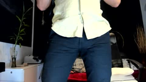 Snapshot of alessandro__wye chatting on October 2025 05:10:01 AM ALESSANDRO WYE online show from October 2025 05:10:01 AM