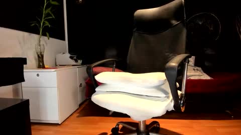 Snapshot of alessandro__wye chatting on November 2025 06:34:01 AM ALESSANDRO WYE online show from November 2025 06:34:01 AM