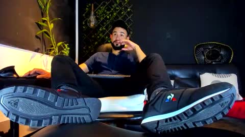 ALESSANDRO  WYE online show from February 2026 02:41:02 AM