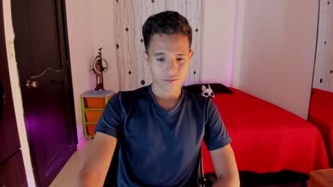 Snapshot of alessandro_wizard chatting on February 2025 09:43:01 PM Alessandro online show from February 2025 09:43:01 PM