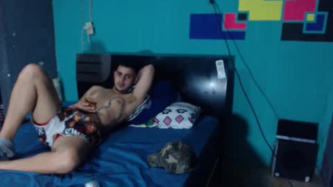 alessandro online show from December 2025 04:28:02 AM