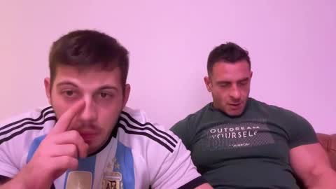 Snapshot of alessandrobuilder chatting on December 2024 11:27:02 PM Alessandrobuilder online show from December 2024 11:27:02 PM