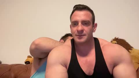 Snapshot of alessandrobuilder chatting on March 2025 11:05:02 PM Alessandrobuilder online show from March 2025 11:05:02 PM