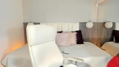 Yy  online show from April 2026 06:24:02 PM