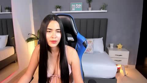 Snapshot of alessia_leroy chatting on February 2025 12:06:01 AM A L E S S I A online show from February 2025 12:06:01 AM