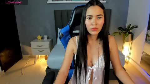 Snapshot of alessia_leroy chatting on February 2025 07:47:02 PM A L E S S I A online show from February 2025 07:47:02 PM