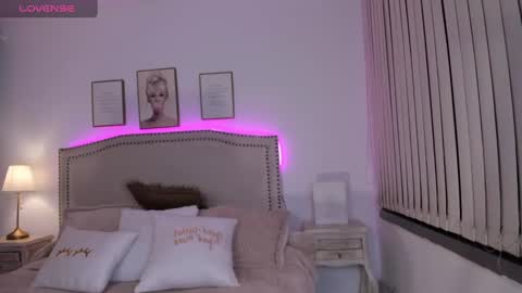 Alessia cruz online show from February 2025 10:38:02 AM
