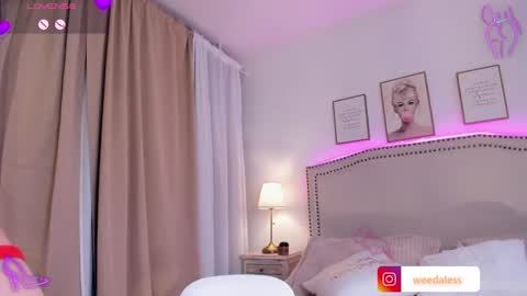 Alessia cruz online show from February 2025 01:39:01 PM