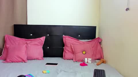 Snapshot of alessia_villa_ chatting on May 2026 08:32:02 AM alessia_villa_ online show from May 2026 08:32:02 AM