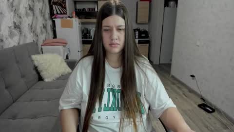 Aletta Oushen online show from December 2025 01:17:04 PM