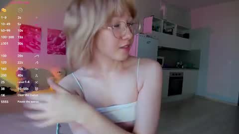 alettaevee online show from July 2026 02:20:02 AM