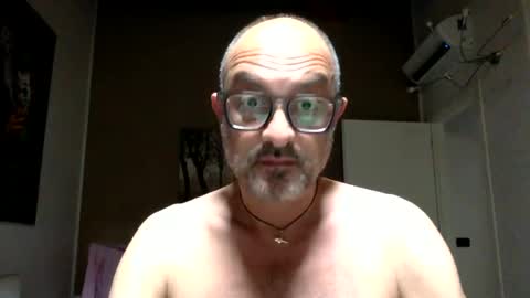Snapshot of alex1977milano chatting on June 2026 01:10:01 PM the Gold Couple online show from June 2026 01:10:01 PM