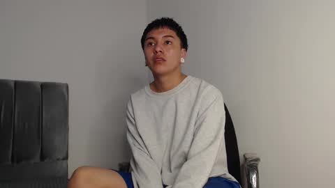 Snapshot of alex__lover chatting on November 2025 02:32:01 AM Owen online show from November 2025 02:32:01 AM