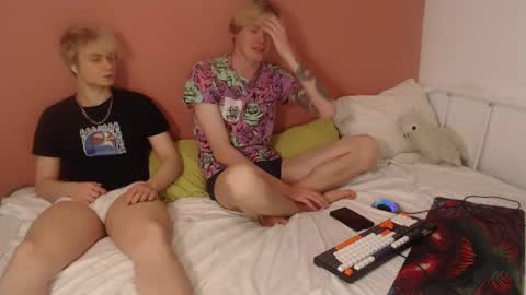 Snapshot of alex_and_oliviver chatting on May 2026 01:14:01 AM Alex miller and Oliver sweet online show from May 2026 01:14:01 AM
