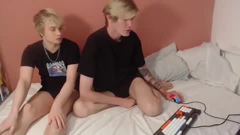 Snapshot of alex_and_oliviver chatting on May 2026 01:12:01 AM Alex miller and Oliver sweet online show from May 2026 01:12:01 AM