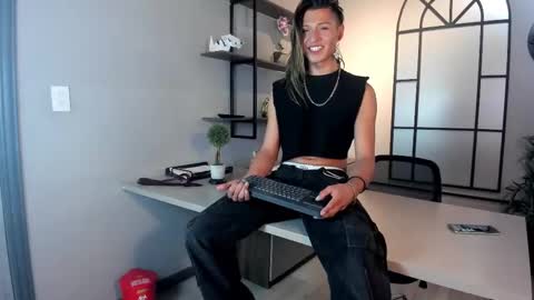 alex_colvin online show from September 2025 11:33:02 AM