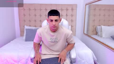 alex online show from December 2025 12:10:01 PM