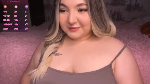 Snapshot of alex_dreams_ chatting on December 2024 01:11:02 PM Alex online show from December 2024 01:11:02 PM