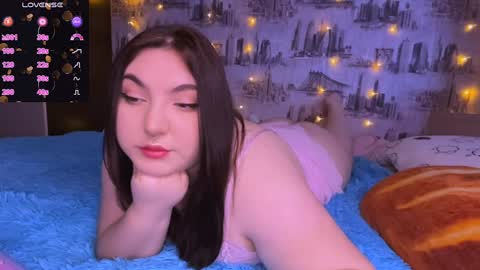 Snapshot of alex_dreams_ chatting on January 2025 01:01:01 PM Alex online show from January 2025 01:01:01 PM