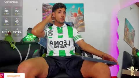 i am Alex online show from November 2025 04:01:02 AM