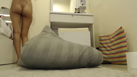 Snapshot of alex_nicha chatting on December 2024 04:43:02 AM Nicha online show from December 2024 04:43:02 AM