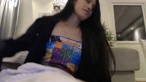 Snapshot of alex_nicha chatting on January 2025 06:06:01 PM Nicha online show from January 2025 06:06:01 PM