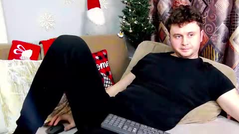 Snapshot of alex_onelove chatting on December 2024 08:21:02 PM Alex online show from December 2024 08:21:02 PM