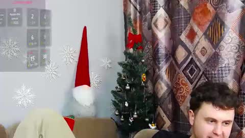 Snapshot of alex_onelove chatting on December 2024 09:19:01 PM Alex online show from December 2024 09:19:01 PM