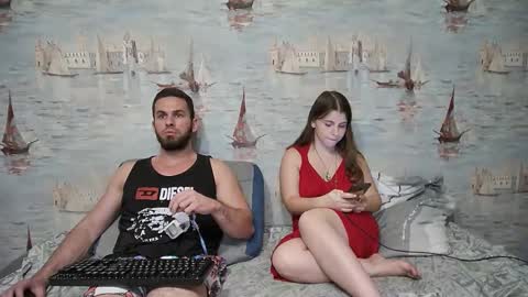 Alex and Sarah online show from September 2025 08:20:02 PM