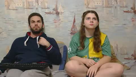 Alex and Sarah online show from January 2026 01:41:02 AM