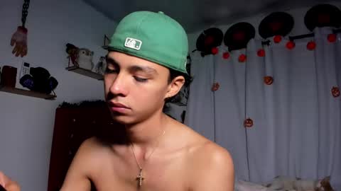 Snapshot of alex_sweet_69 chatting on October 2025 02:04:02 PM Alex online show from October 2025 02:04:02 PM