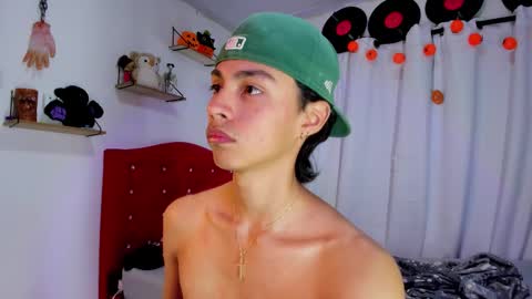 Snapshot of alex_sweet_69 chatting on October 2025 02:13:01 PM Alex online show from October 2025 02:13:01 PM