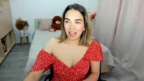 Snapshot of alexa_dolly chatting on June 2026 06:35:01 AM Alexa online show from June 2026 06:35:01 AM