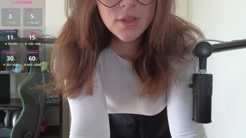 dont be afraid to click social media link its  working  just click on that  online show from October 2025 05:32:02 PM