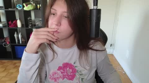 dont be afraid to click social media link its  working  just click on that  online show from October 2025 09:48:02 PM