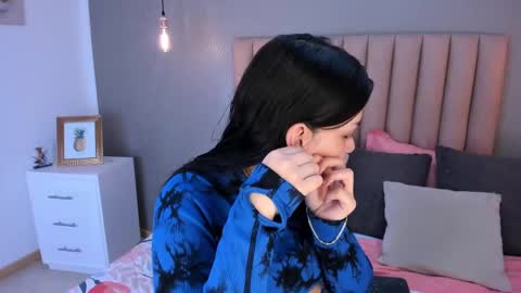 Alexa Thaylor online show from March 2025 02:51:02 PM